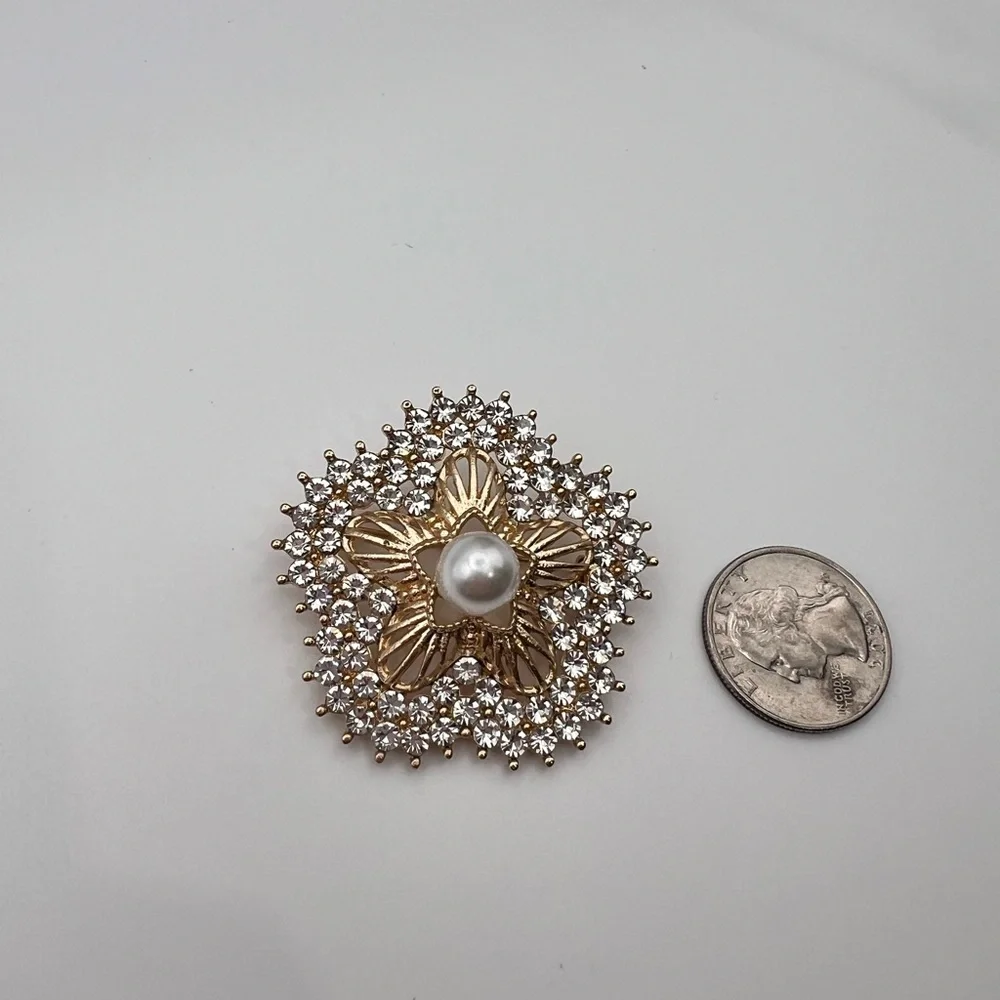 Elegant Gold and Silver Brooch with faux Pearl Accent